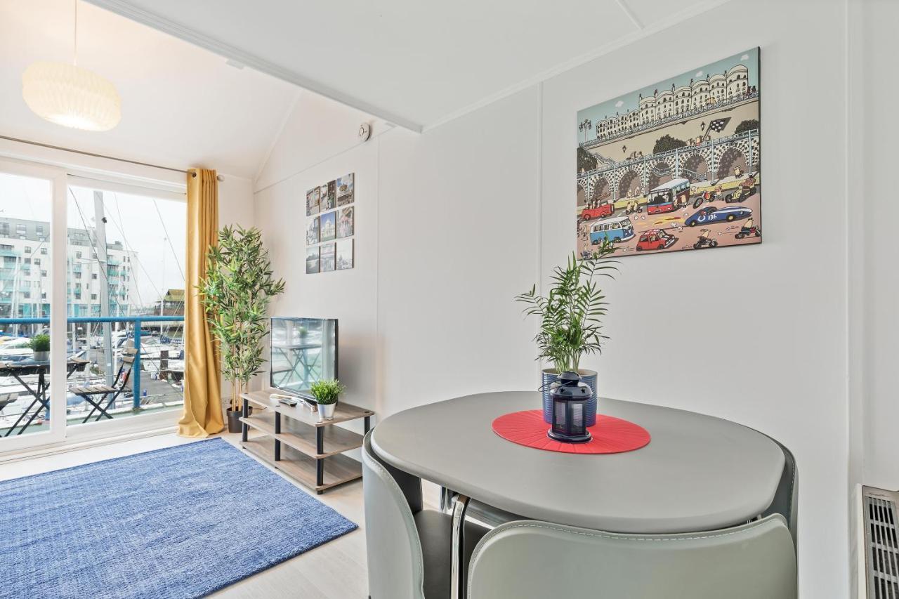 On The Water With Free Parking - By My Getaways Lejlighed Brighton Eksteriør billede