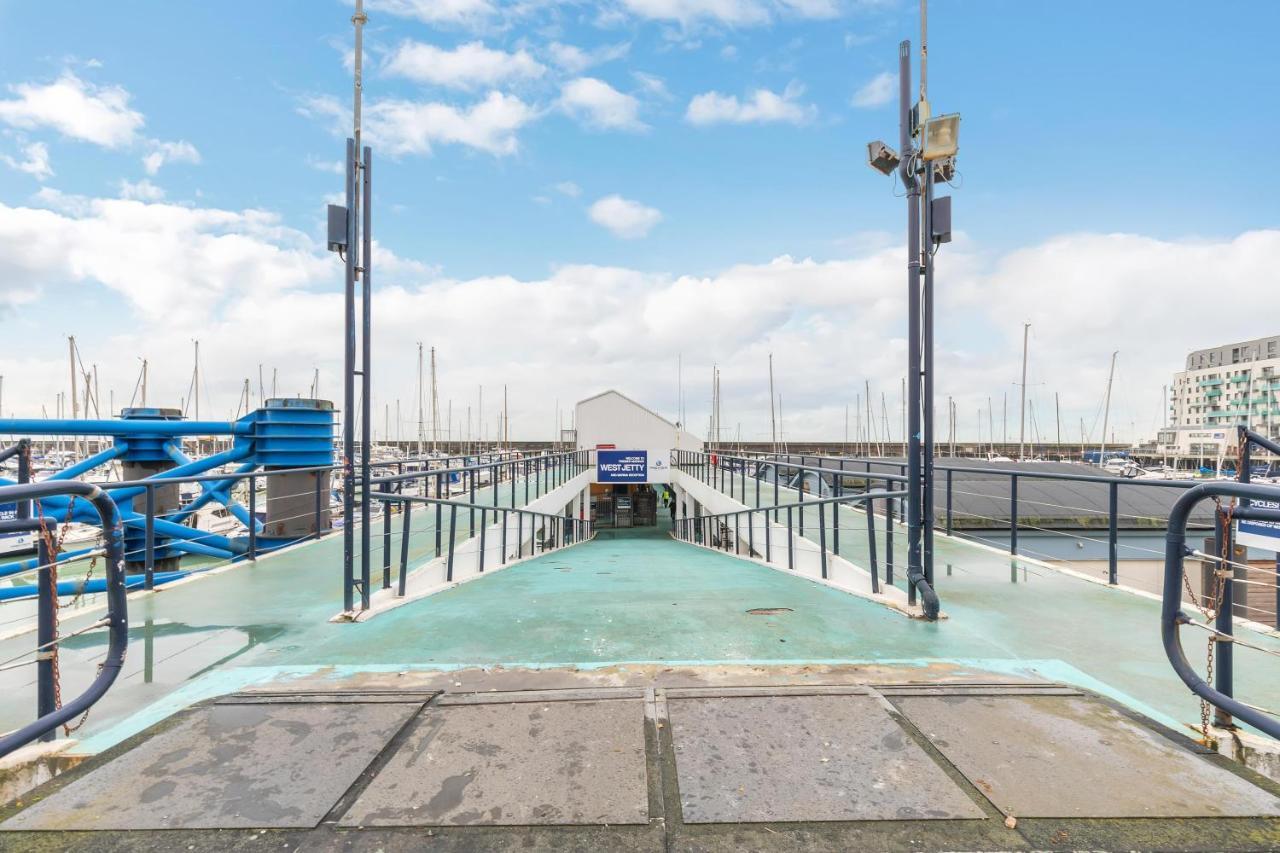 On The Water With Free Parking - By My Getaways Lejlighed Brighton Eksteriør billede